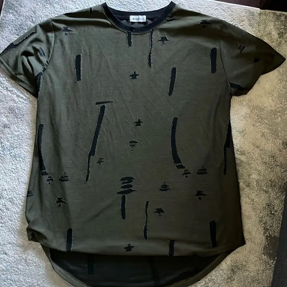 Army green tee - Picture 1 of 3